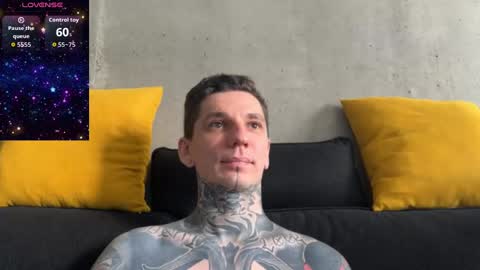 Snapshot of max_reaves chatting on 8, 11, 2025 online show from 8, 11, 2025