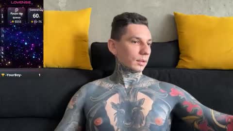 Snapshot of max_reaves chatting on 30, 11, 2025 online show from 30, 11, 2025