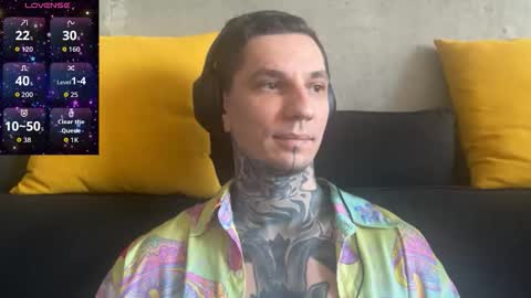 Snapshot of max_reaves chatting on 4, 12, 2025 online show from 4, 12, 2025