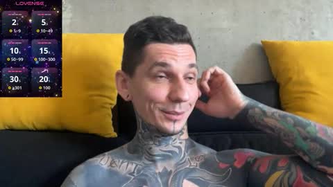 Snapshot of max_reaves chatting on 5, 12, 2025 online show from 5, 12, 2025