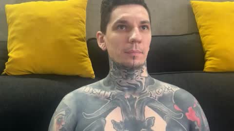 Snapshot of max_reaves chatting on 14, 12, 2025 online show from 14, 12, 2025