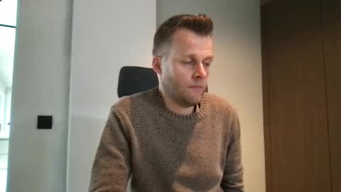 Snapshot of max_straight_1 chatting on 2, 12, 2024 Max take off clothes online show from 2, 12, 2024