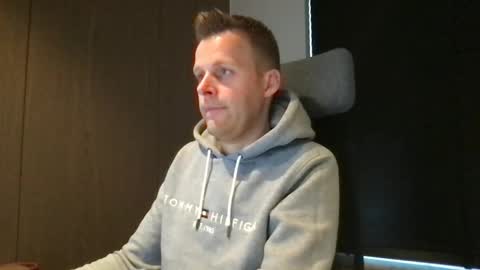 Snapshot of max_straight_1 chatting on 28, 1, 2025 Max take off clothes online show from 28, 1, 2025