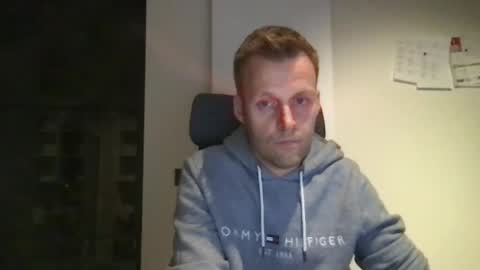 Snapshot of max_straight_1 chatting on 28, 1, 2025 Max take off clothes online show from 28, 1, 2025