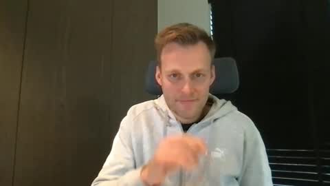 Snapshot of max_straight_1 chatting on 27, 11, 2025 Max take off clothes online show from 27, 11, 2025