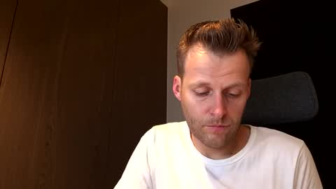 Snapshot of max_straight_1 chatting on 16, 12, 2025 Max take off clothes online show from 16, 12, 2025