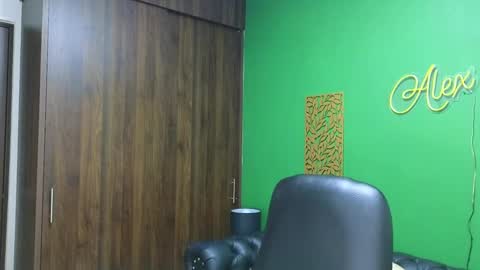 Snapshot of max_tayloor chatting on 2, 12, 2024 Max Taylor online show from 2, 12, 2024