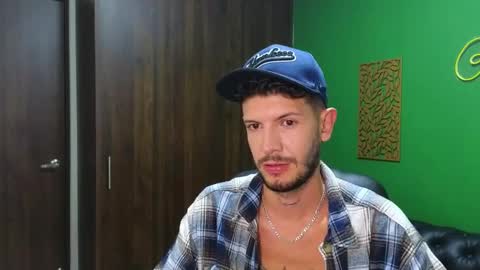 Snapshot of max_tayloor chatting on 19, 12, 2024 Max Taylor online show from 19, 12, 2024