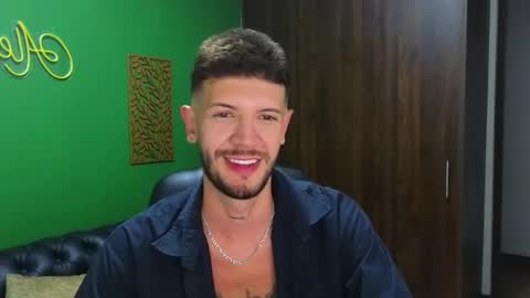 Snapshot of max_tayloor chatting on 25, 12, 2024 Max Taylor online show from 25, 12, 2024