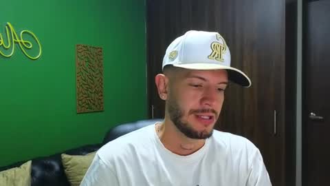 Snapshot of max_tayloor chatting on 27, 12, 2024 Max Taylor online show from 27, 12, 2024