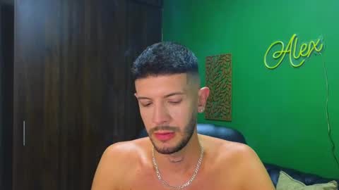 Snapshot of max_tayloor chatting on 30, 12, 2024 Max Taylor online show from 30, 12, 2024