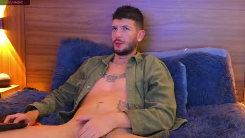 Snapshot of max_tayloor chatting on 28, 2, 2025 Max Taylor online show from 28, 2, 2025