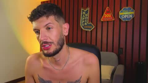 Snapshot of max_tayloor chatting on 15, 10, 2025 Max Taylor online show from 15, 10, 2025