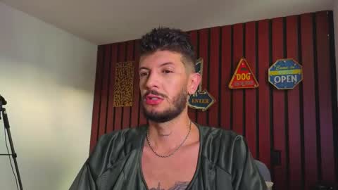 Snapshot of max_tayloor chatting on 16, 10, 2025 Max Taylor online show from 16, 10, 2025