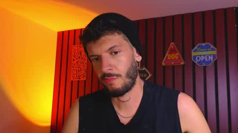 Snapshot of max_tayloor chatting on 21, 10, 2025 Max Taylor online show from 21, 10, 2025