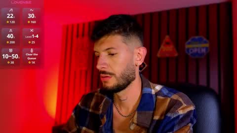 Snapshot of max_tayloor chatting on 28, 10, 2025 Max Taylor online show from 28, 10, 2025