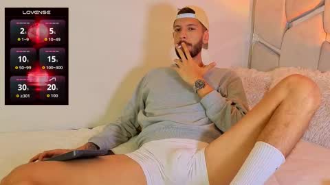 Snapshot of max_tayloor chatting on 20, 11, 2025 Max Taylor online show from 20, 11, 2025