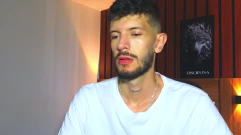 Snapshot of max_tayloor chatting on 18, 12, 2025 Max Taylor online show from 18, 12, 2025