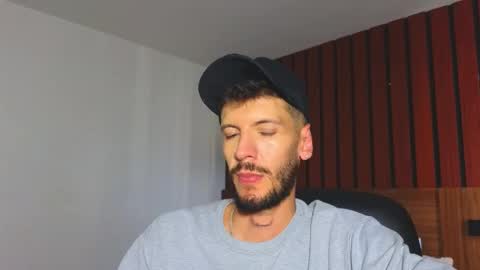 Snapshot of max_tayloor chatting on 22, 12, 2025 Max Taylor online show from 22, 12, 2025