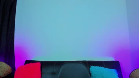 Snapshot of max_wild01 chatting on 31, 10, 2025 MAX online show from 31, 10, 2025