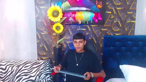 max online show from 12, 10, 2025