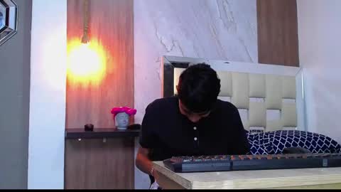 max online show from 13, 10, 2025