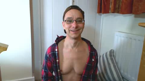 Snapshot of maxdavies chatting on 15, 2, 2025 Max Davies online show from 15, 2, 2025