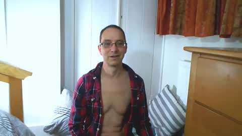 Snapshot of maxdavies chatting on 13, 11, 2025 Max Davies online show from 13, 11, 2025