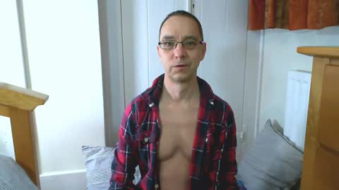 Max Davies online show from 1, 2, 2026