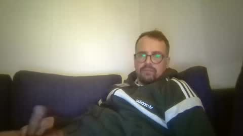 maxhorn591 online show from 12, 4, 2026