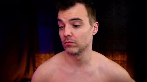 Snapshot of maxhughes chatting on 6, 11, 2025 Max Hughes online show from 6, 11, 2025