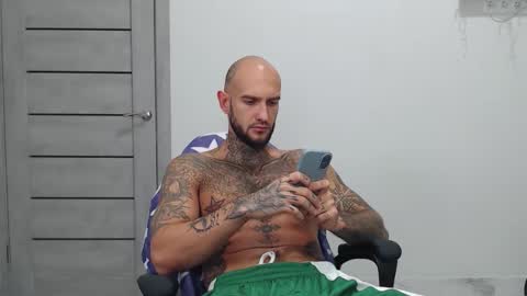 Snapshot of maxi_foxxx chatting on 10, 10, 2025 Maximus Fox online show from 10, 10, 2025