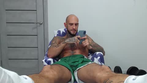 Snapshot of maxi_foxxx chatting on 11, 10, 2025 Maximus Fox online show from 11, 10, 2025