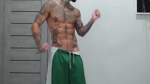 Snapshot of maxi_foxxx chatting on 7, 11, 2025 Maximus Fox online show from 7, 11, 2025