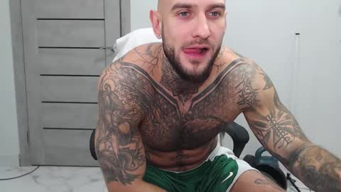 Snapshot of maxi_foxxx chatting on 26, 11, 2025 Maximus Fox online show from 26, 11, 2025