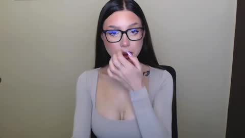 Snapshot of maxi_sweetheart chatting on 5, 12, 2024 Joanna online show from 5, 12, 2024