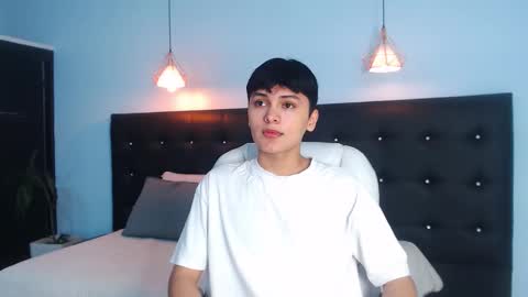 Snapshot of maxii18_ chatting on 17, 10, 2025 -- -- online show from 17, 10, 2025