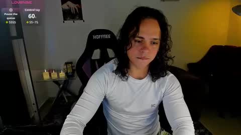 Snapshot of maximiliano_scoott_ chatting on 18, 11, 2025 maximiliano_scoott_ online show from 18, 11, 2025