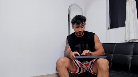 Snapshot of maximo004 chatting on 20, 11, 2025 Maximo online show from 20, 11, 2025