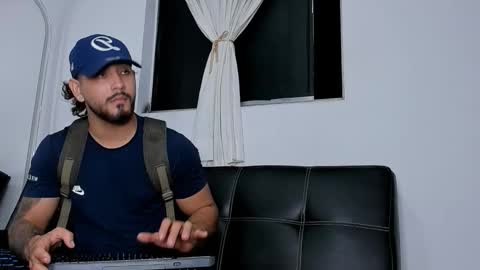 Snapshot of maximo004 chatting on 29, 11, 2025 Maximo online show from 29, 11, 2025