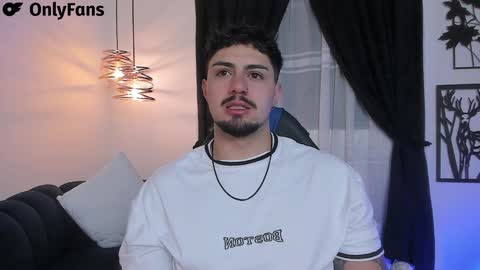 Snapshot of maximo_rodriguez chatting on 12, 1, 2025 Maximo online show from 12, 1, 2025