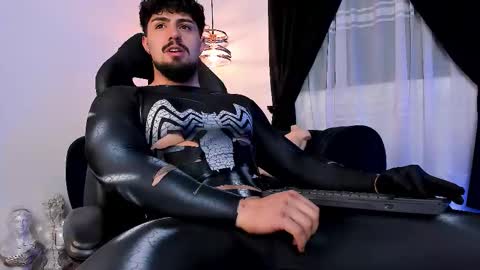 Snapshot of maximo_rodriguez chatting on 4, 10, 2025 Maximo online show from 4, 10, 2025