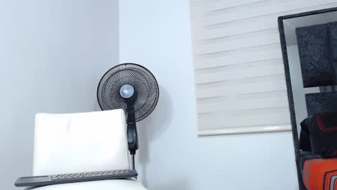 Snapshot of maximo_sebastian chatting on 2, 12, 2024 Maximo Sebastian online show from 2, 12, 2024