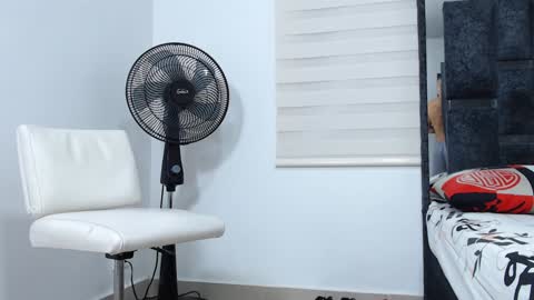 Snapshot of maximo_sebastian chatting on 23, 12, 2024 Maximo Sebastian online show from 23, 12, 2024