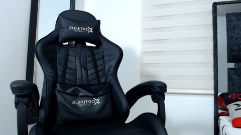 Snapshot of maximo_sebastian chatting on 3, 2, 2025 Maximo Sebastian online show from 3, 2, 2025