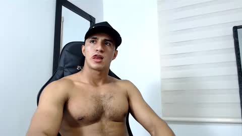 Snapshot of maximo_sebastian chatting on 14, 2, 2025 Maximo Sebastian online show from 14, 2, 2025