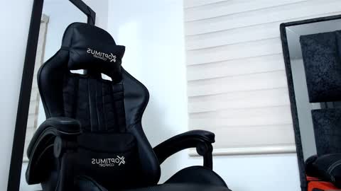 Snapshot of maximo_sebastian chatting on 23, 2, 2025 Maximo Sebastian online show from 23, 2, 2025