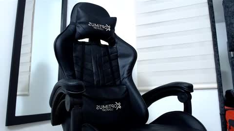 Snapshot of maximo_sebastian chatting on 2, 3, 2025 Maximo Sebastian online show from 2, 3, 2025