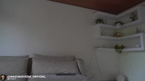 Snapshot of maximohoot chatting on 13, 6, 2026 Sebastian online show from 13, 6, 2026