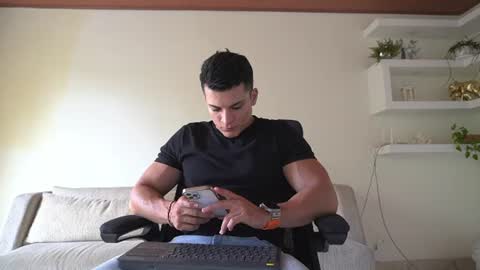 Snapshot of maximohoot chatting on 25, 6, 2026 Sebastian online show from 25, 6, 2026